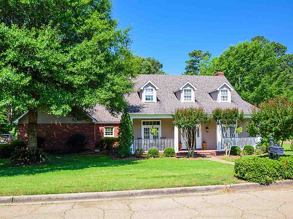 3rd image of 121 Fawnwood Dr