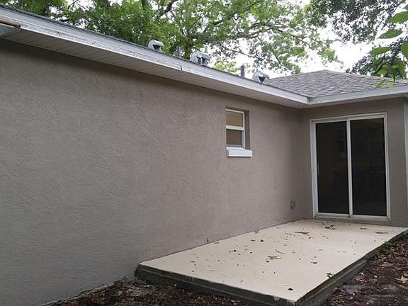 4th image of 801 Forest Ln