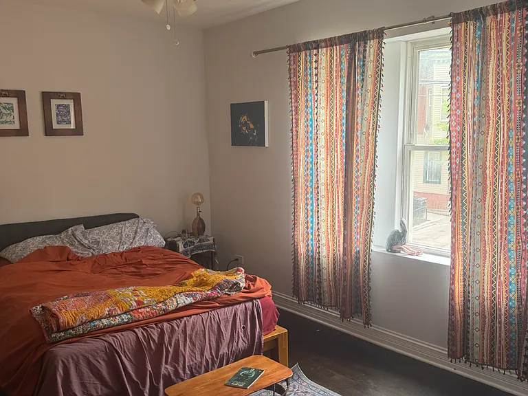 1115 N Rockwell St #1R — Photo 3