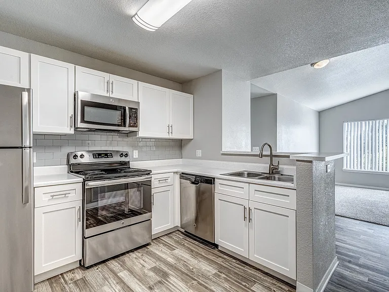 Pavilions at Silver Sage Apartments — Photo 46