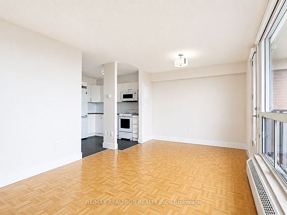 2nd image of 666 Spadina Ave #615