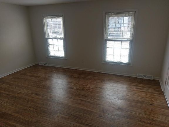 3rd image of 255 Meadowview Dr #2