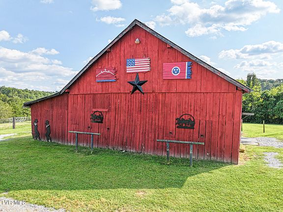 2nd image of 1375 Union Rd