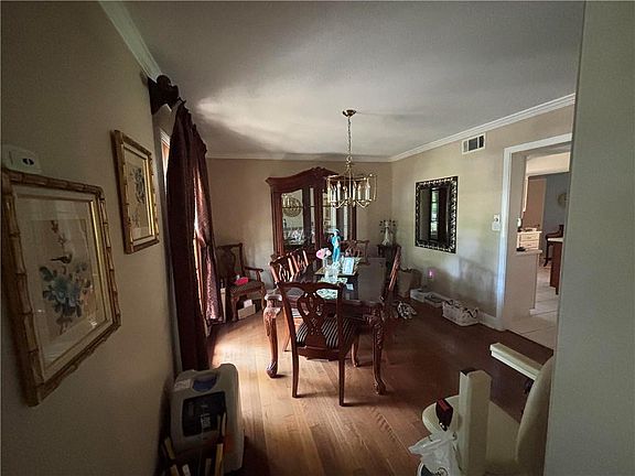 2nd image of 150 Middle Pearl Dr