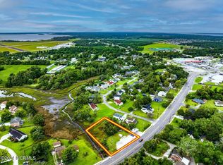 1207 Live Oak St, Beaufort, NC 28516