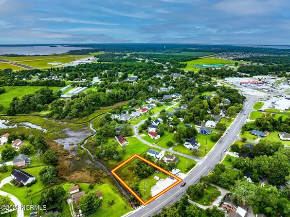 1207 Live Oak Street, Beaufort, NC 28516