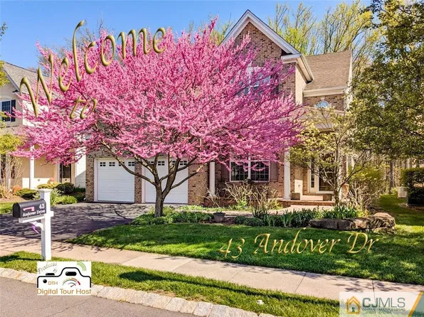 43 Andover Dr, Kendall Park, NJ 08824