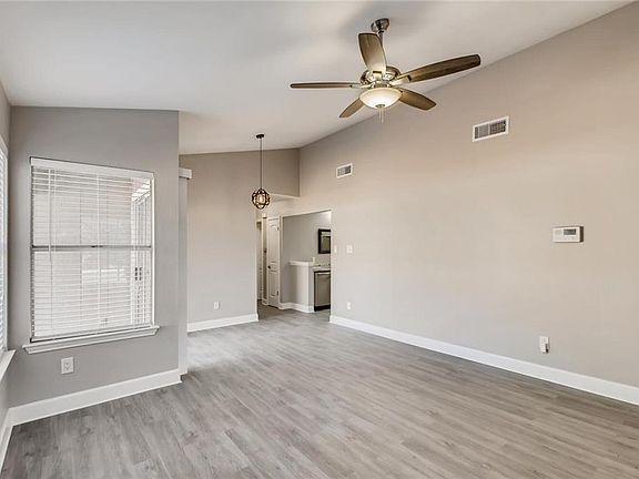 5th image of 12805 Heinemann Dr