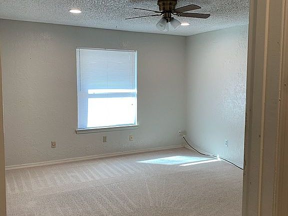 5th image of 5509 Lucky Ln