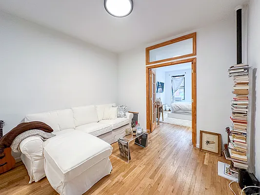 Rented by Compass | media 10
