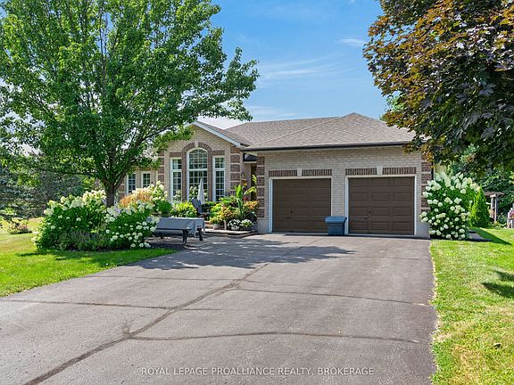 2nd image of 3335 Four Seasons Dr