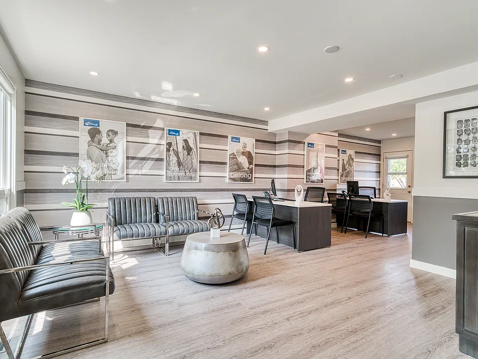 44 Radcliffe Cres SE