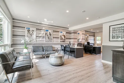 40 Radcliffe Cres SE Photo 1