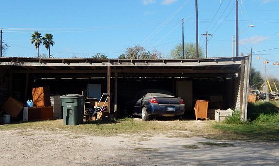 4th image of 3117 N Holland Ave