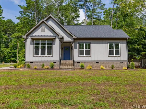 106 Parkview Cir, Littleton, NC 27850