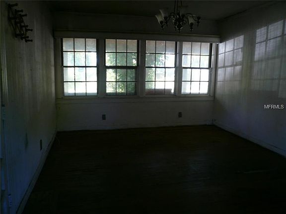 5th image of 19119 Holly Ln