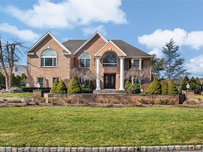 2 Old Bridge Court, Melville, NY, 11747