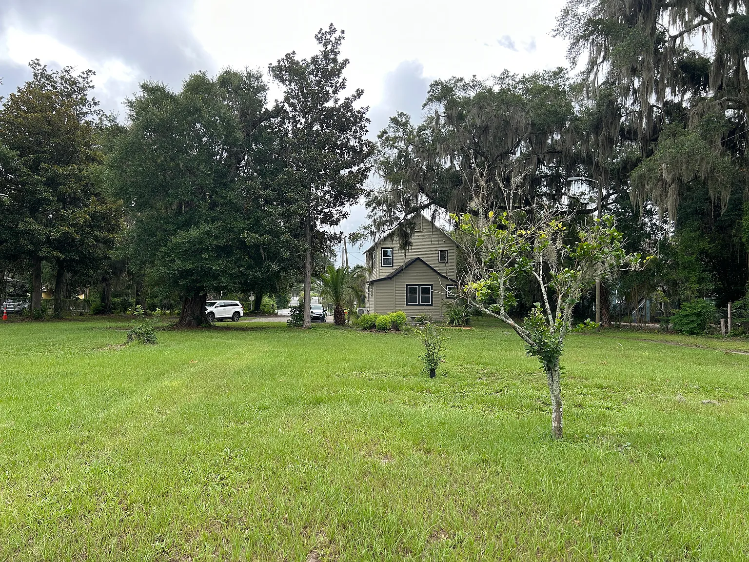 3 bed, 1945 sqft, $1,900 — Photo 2