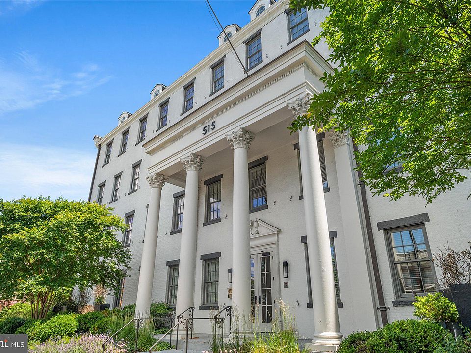 1st image of 515 N Washington St #201