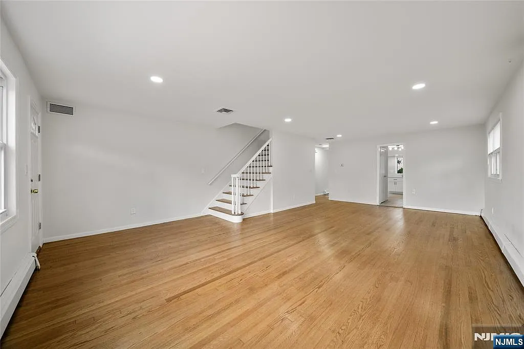 3 bed, 2.5 bath, $3,700 — Photo 4