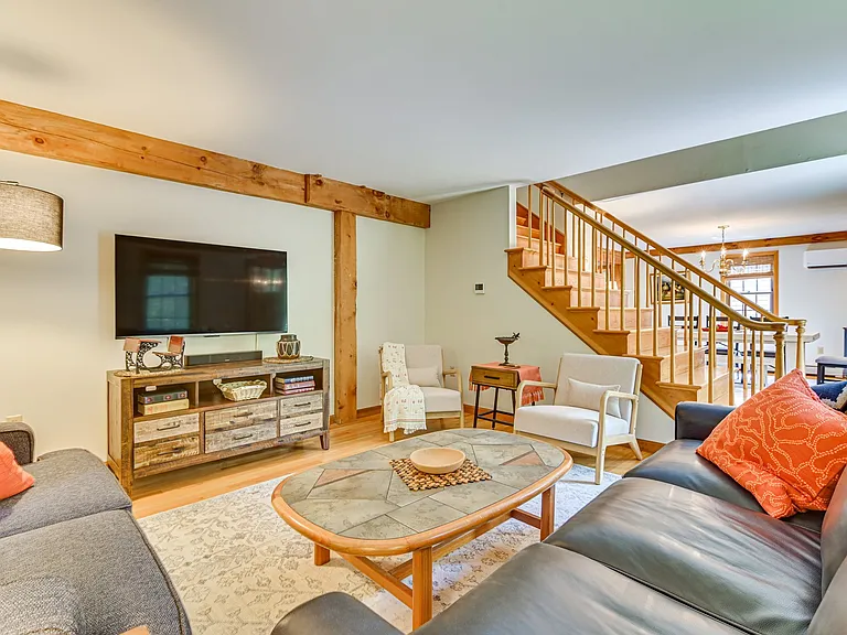 2 Cranberry Ln — Photo 1