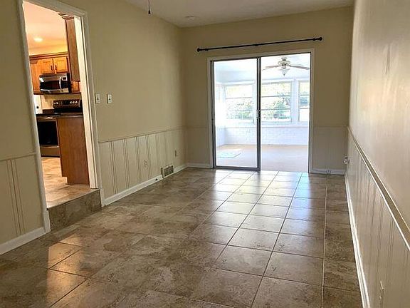 4th image of 3145 Arrowhead Dr