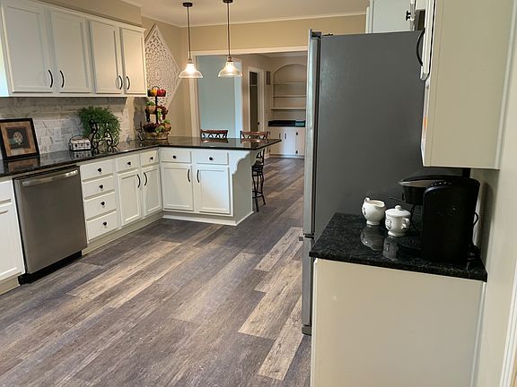 5th image of 1022 Highland Cir