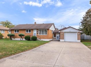 955 Scofield Ave, Windsor, ON N9G1L6