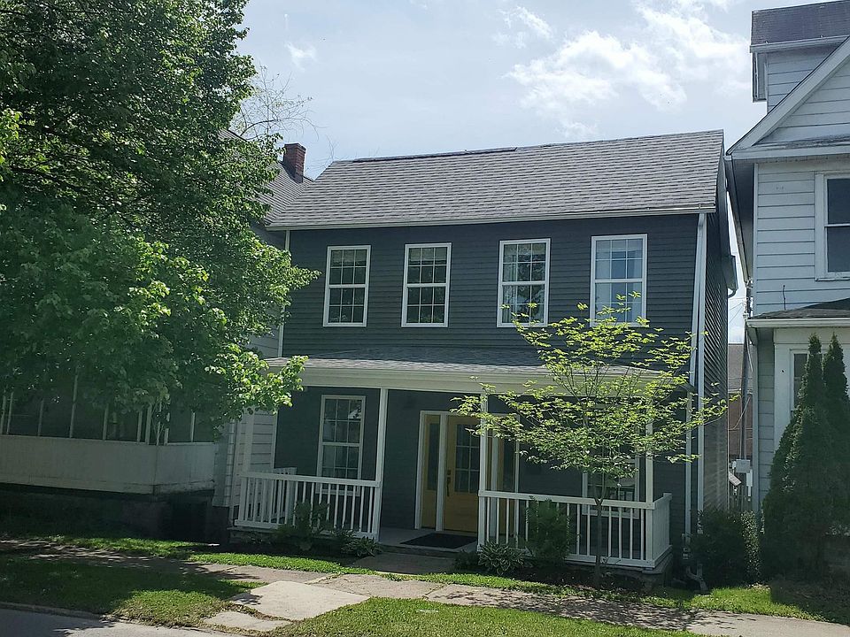 1st image of 206 1st St