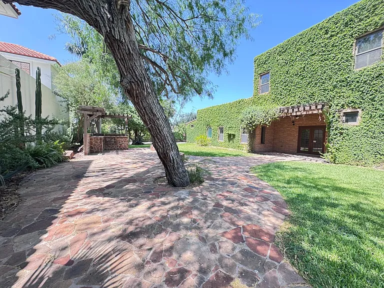 421 Cottonwood Ave — Photo 14