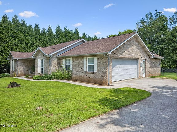 2nd image of 5616 Brandon Park Dr