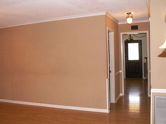 3rd image of 106C Alyene Dr
