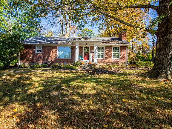 3rd image of 203 Marengo Dr