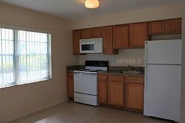 2nd image of 424 Almond St