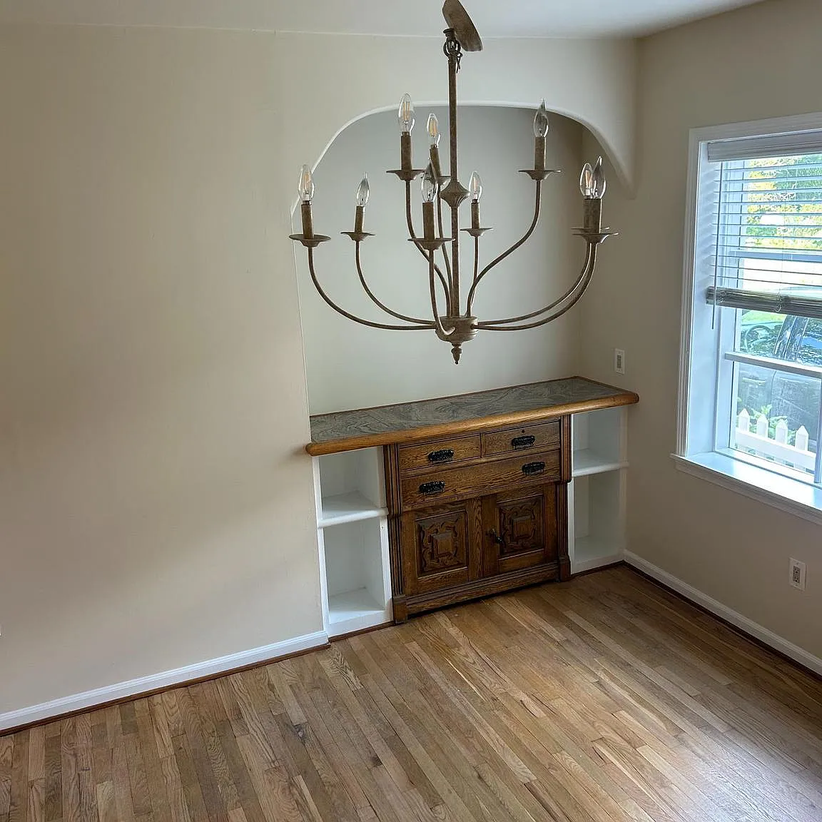 3 bed, 1.5 bath, 1391 sqft, $3,000 — Photo 3