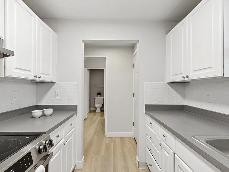 CentrePointe Apartments — Photo 2