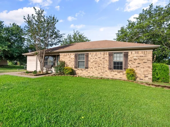 1029 Hidden Hills Dr, Corsicana, TX 75110