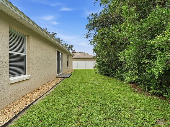 5th image of 1302 BENTON LAKE DRIVE E