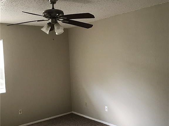 5th image of 715 Wellesley Ct APT B
