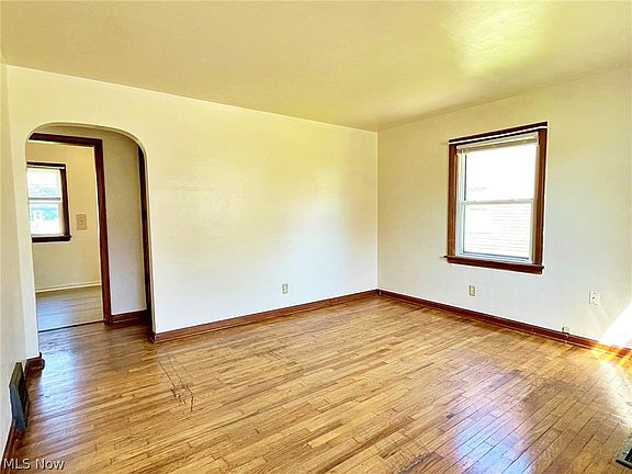 3rd image of 1314 W 21st St