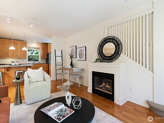 4th image of 6318 5th Avenue NE #C