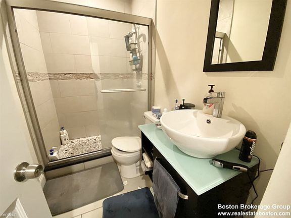 landlord_unit_photo_54285343_3