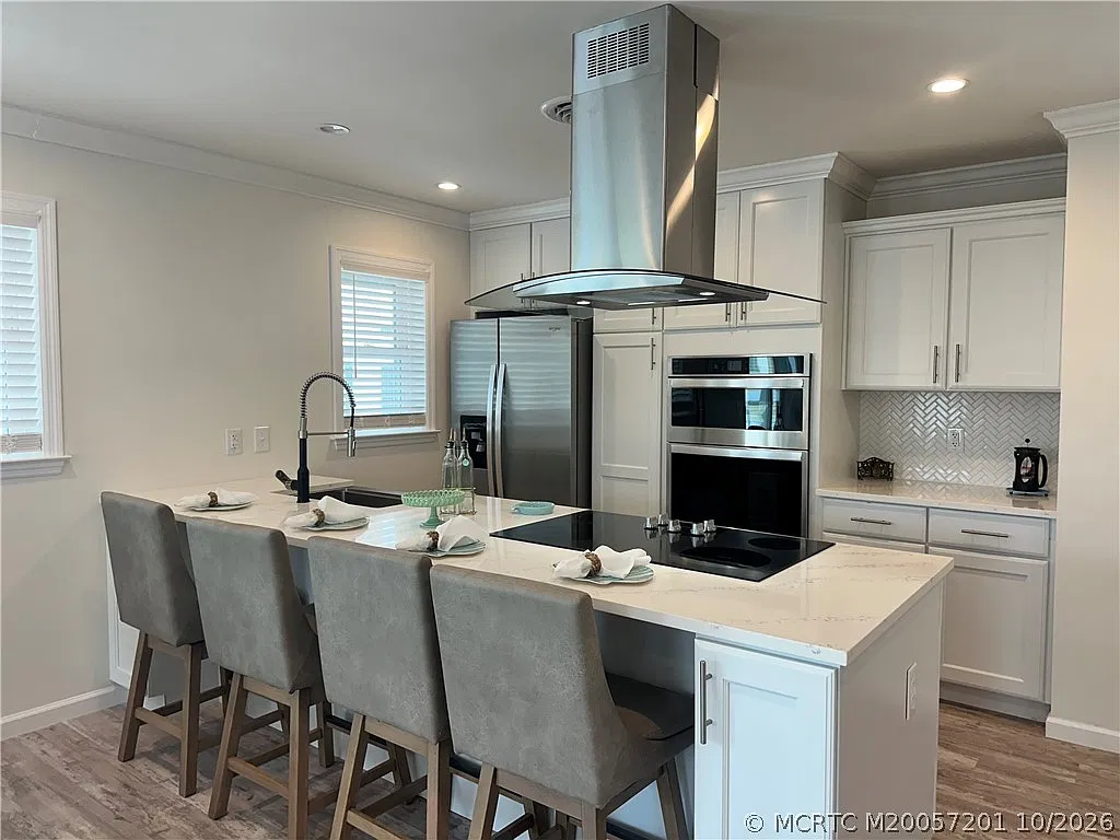 2 bed, 2.0 bath, 1200 sqft, $5,500 — Photo 3