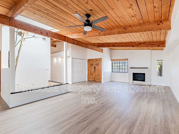 4th image of 2655 Loring St
