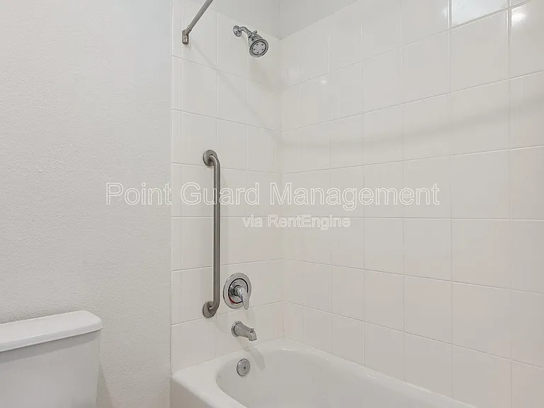 The Cass — Photo 32