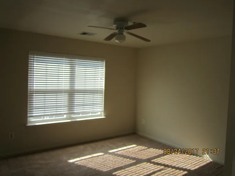 10026 Edgewater Ter — Photo 14