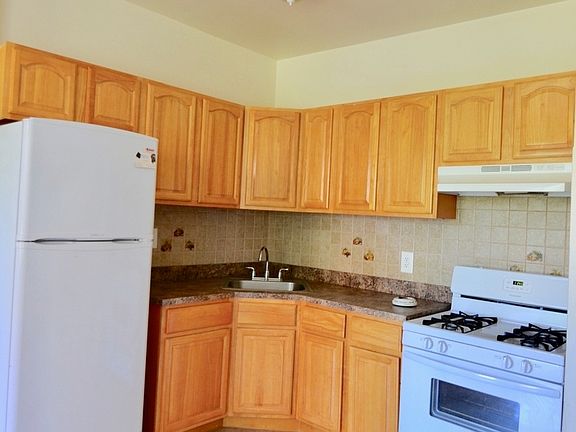 5th image of 128 Greene Ave APT 4