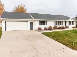 305 Arlington Ave, Algoma, WI 54201