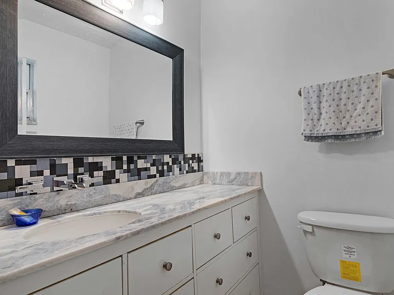 1740 Jefferson Ave #8 — Photo 3