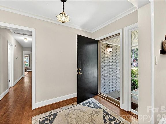 5th image of 5451 Addison Dr